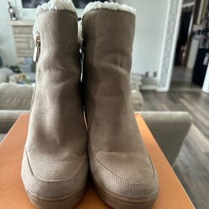 Tan booties with fur